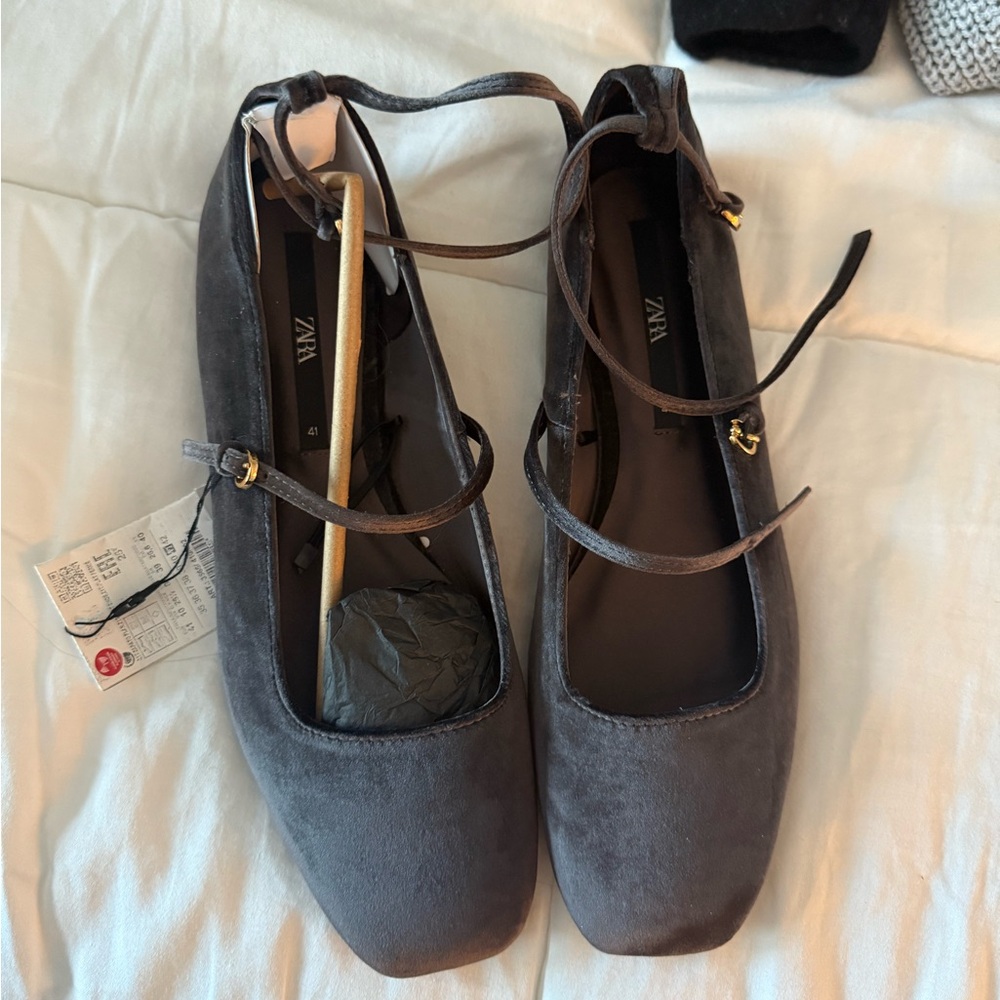 Zara Women's Charcoal Ballet Flats